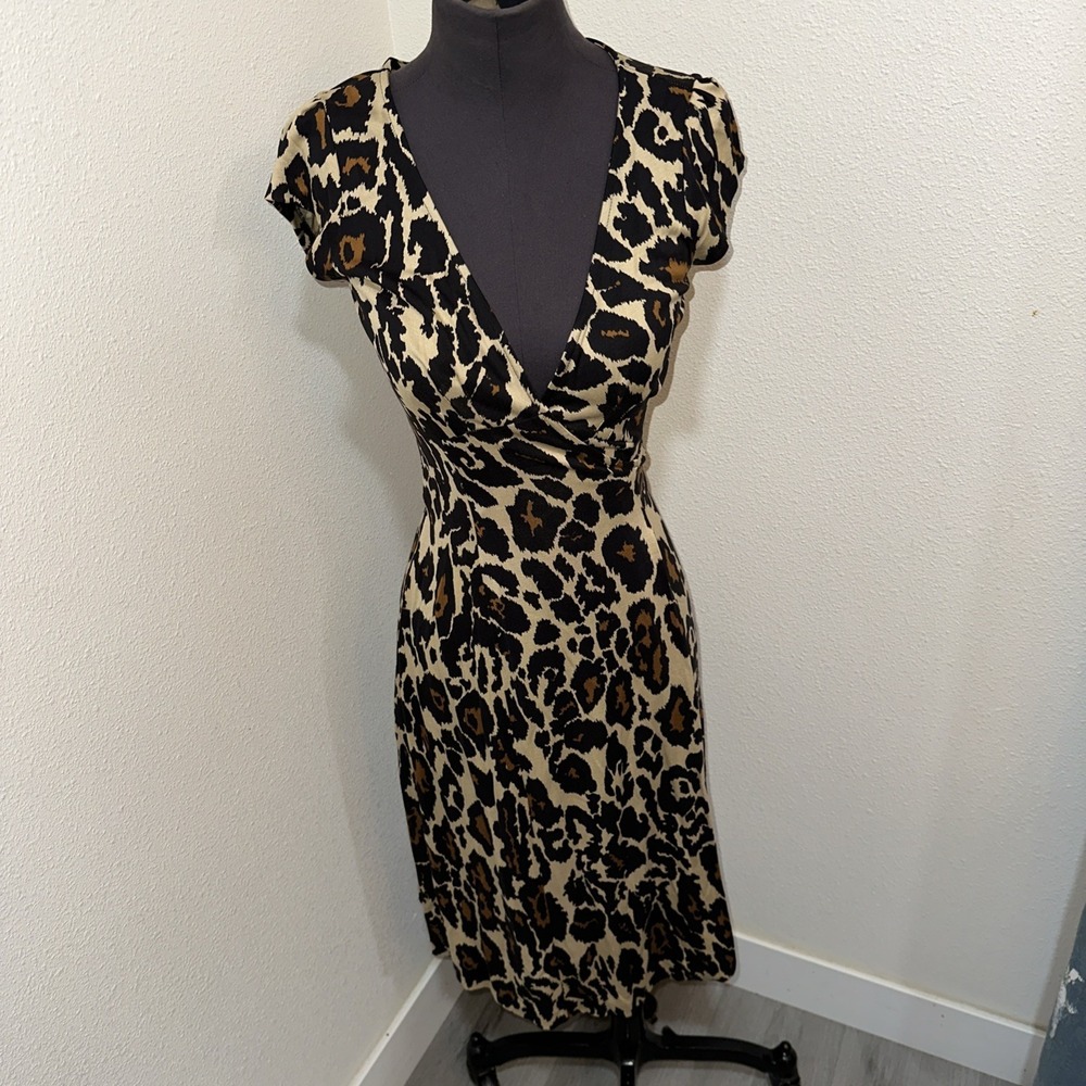 Diane von Furstenberg Silk Wrap Dress Leopard Print Size 6 Short Sleeve